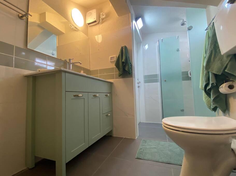 קומותיים ברמה Apartment Sha'al Luaran gambar