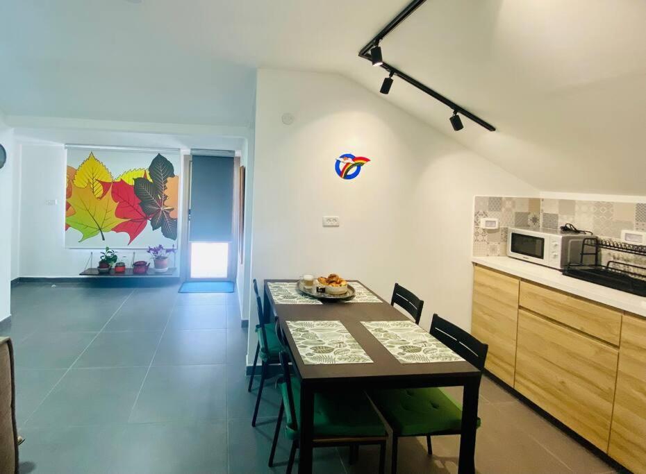 קומותיים ברמה Apartment Sha'al Luaran gambar
